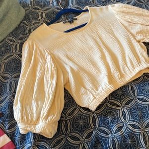 Gauze cropped top with puff sleeves